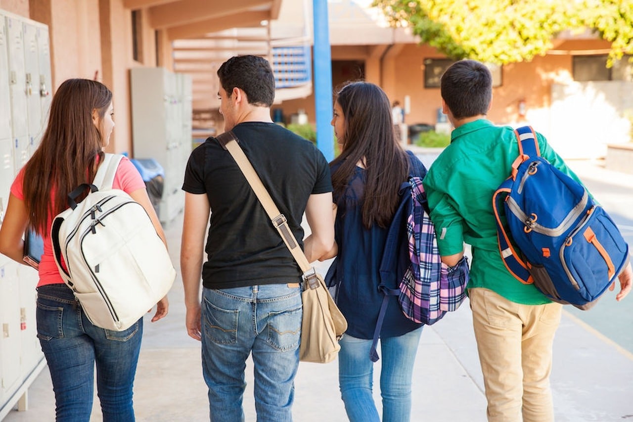 adolescenti-a-scuola